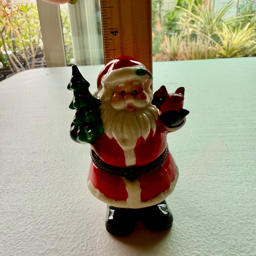 Santa Claus Holiday Figurine - Red and Green Trinket